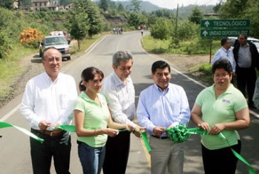 Cumple gobernador compromiso con estudiantes teziutecos