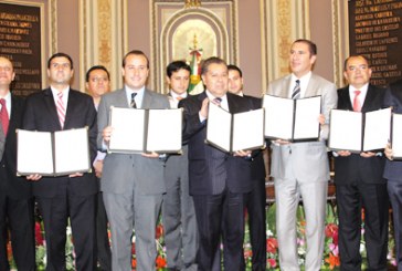Diputados firman Acuerdo Legislativo por Puebla