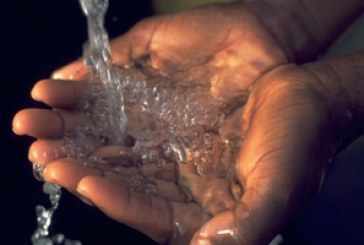 Legisladores piden investigar privatización del agua; ciudadanos exigen derogarla