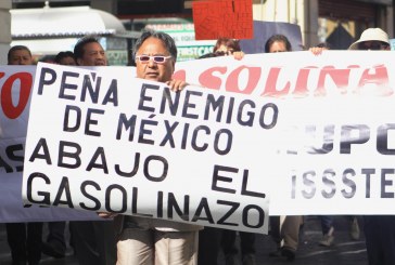 Marchas contra gasolinazo llegan a Casa Puebla