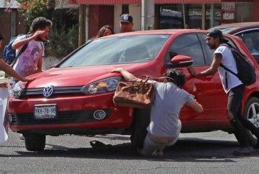 Estudiantes ven atentado detrás de atropellamiento de compañero