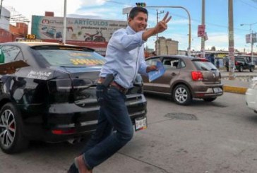 Celebra Eduardo Rivera encuestas que lo perfilan como ganador