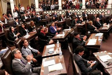 Primer berrinche de los diputados de Por Puebla al Frente