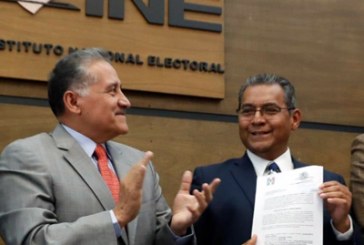 Se registra Jiménez Merino como candidato del PRI; reconocen desventaja