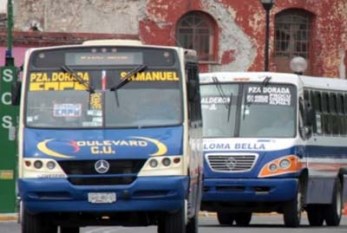 Plantean revisión a choferes del transporte público tras agresión a pasajera