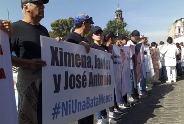 Universitarios visten de blanco y negro calles poblanas; exigen seguridad y justicia