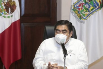 Destaca gobierno control de contagios sin recurrir a represión