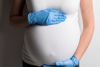 Vacunación anticovid de embarazadas está garantizada: Salud