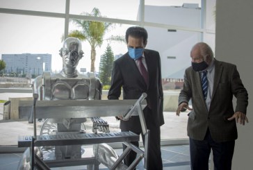 BUAP devela escultura a Don Cuco “El Guapo”, primer robot mexicano con inteligencia artificial