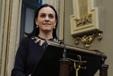 Reprocha diputada panista “destapes”