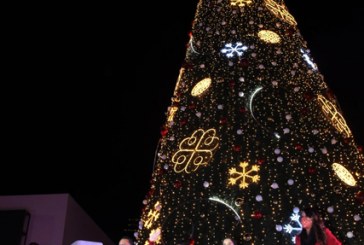 Con encendido del árbol navideño, BUAP da la bienvenida a la época decembrina