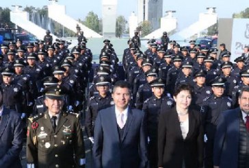 Van 380 policías graduados durante gobierno municipal actual