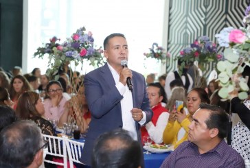 Festeja Mundo Tlatehui a Mil 200 Maestras y Maestros de San Andrés Cholula