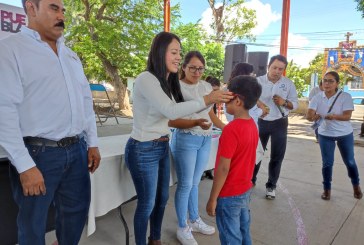 Entrega Voluntariado del Congreso del Estado 77 lentes en Izúcar de Matamoros