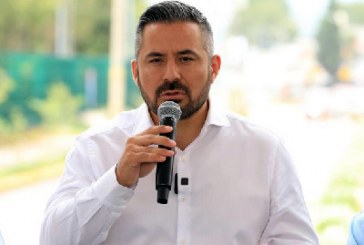 Quiere Adán Domínguez dirigir al PAN; fustiga a críticos