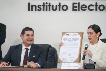 IEE ENTREGA CONSTANCIA DE MAYORÍA A LA GUBERNATURA