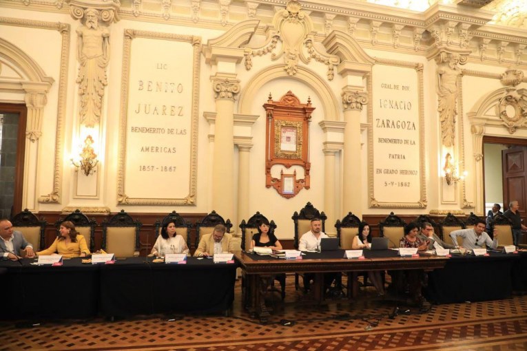 CABILDO DE PUEBLA APRUEBA REINCORPORACIÓN DE REGIDORES
