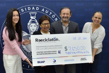 Entrega la Rectora María Lilia Cedillo apoyo para el programa de Escuelas Comunitarias del CUPS