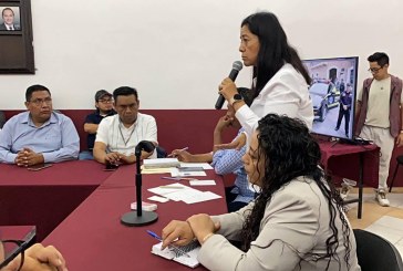 EN MESA DE TRABAJO, ARIADNA AYALA ESCUCHA DEMANDAS DE CONDUCTORES DEL TRANSPORTE PÚBLICO EN ATLIXCO