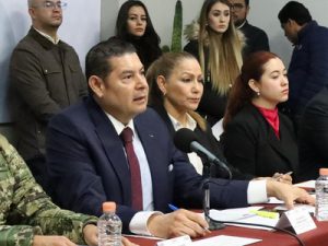Autoridades, garantes de la seguridad de los poblanos: Armenta frente a ...