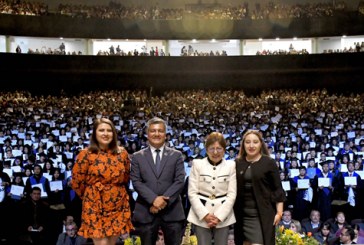 Preside Rectora Lilia Cedillo graduación de egresados de las preparatorias del Complejo Regional Centro y de la Lázaro Cárdenas