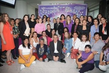 Coloca Secretaría de Administración municipal mural conmemorativo por el 8M