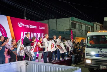 Arranca Pepe Chedraui el Programa Puebla Brilla con modernización de luminarias en Arboledas de Loma Bella