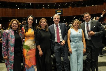 Presentes Armenta y Chedraui en la Cámara de Diputados por el 494 Aniversario de la Fundación de la Ciudad de Puebla