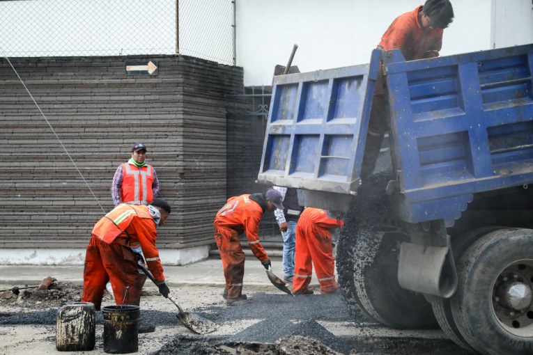 Fortalece Gobierno de la Ciudad acciones de bacheo con inversión histórica