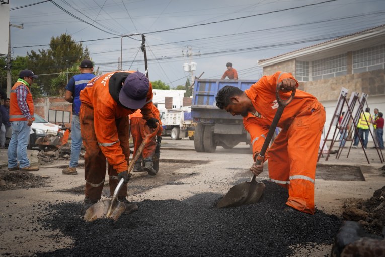 Refuerza Pepe Chedraui Campaña de Bacheo en la capital