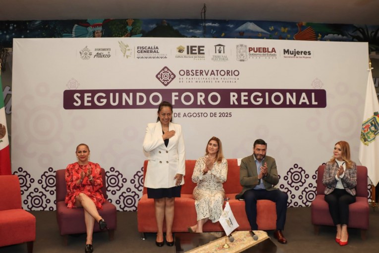 ARIADNA AYALA, PRESIDENTA MUNICIPAL, RECIBE EN ATLIXCO EL SEGUNDO FORO REGIONAL POR LA PARTICIPACIÓN POLÍTICA DE LAS MUJERES.