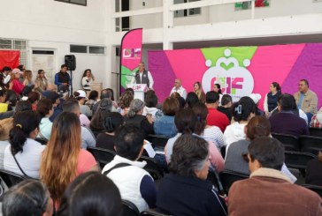 Entrega Pepe Chedraui apoyos alimentarios a familias de San Baltazar Campeche