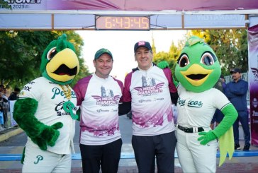 Pepe Chedraui dio el banderazo de la salida al Medio Maratón 21K Puebla 2025
