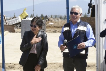 Rectora Lilia Cedillo coloca primera piedra de pista de tartán y campo traviesa en la prepa Alfonso Calderón