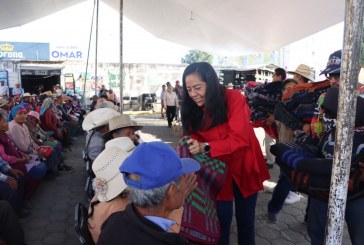 ARIADNA AYALA ENCABEZA ENTREGA DE COBIJAS EN SAN PEDRO BENITO JUÁREZ EN ATLIXCO