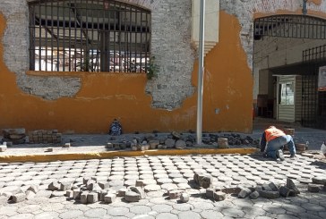 Instruye Pepe Chedraui mantenimiento de banquetas en el Centro Histórico