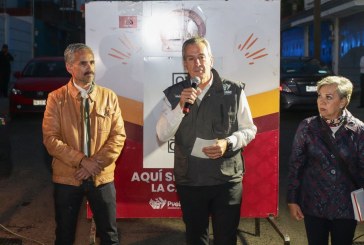 Enciende Pepe Chedraui luminarias modernizadas con LED en Villa Encantada con Puebla Brilla