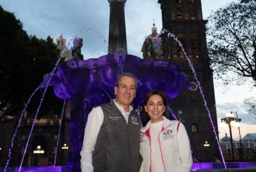 Impulsa Pepe Chedraui Mujeres que Brillan con iluminación violeta de las fuentes de la ciudad por el Día de la Mujer