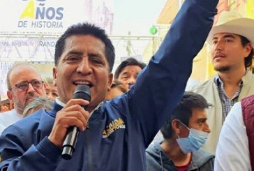 Ironiza Armenta sobre aspiraciones políticas de Atanacio