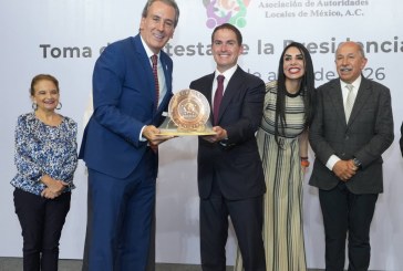 Asiste Pepe Chedraui a la Toma de Protesta de la Presidencia de AALMAC